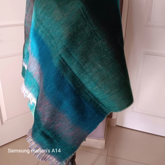 Alpaca blend Shaw , handwoven on Loom in Ecuador - Picture 7 of 7